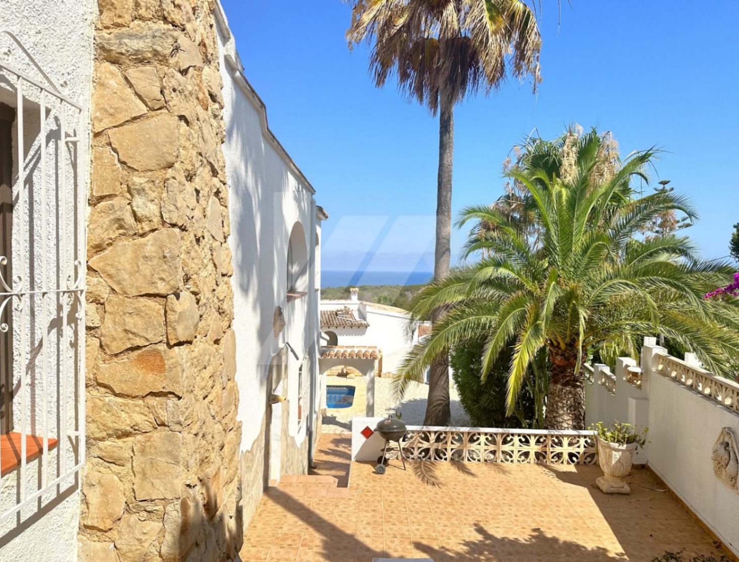 Villa en venta en Moraira con vistas espectaculares al mar.
