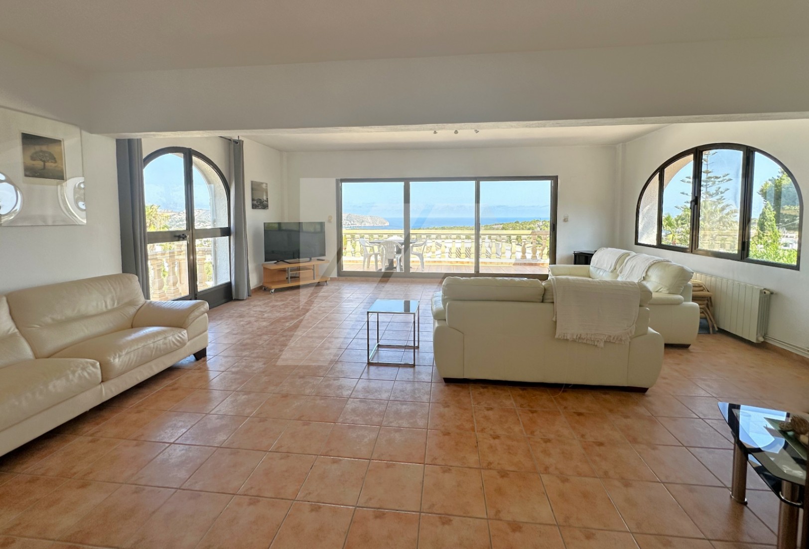 Villa en venta en Moraira con vistas espectaculares al mar.
