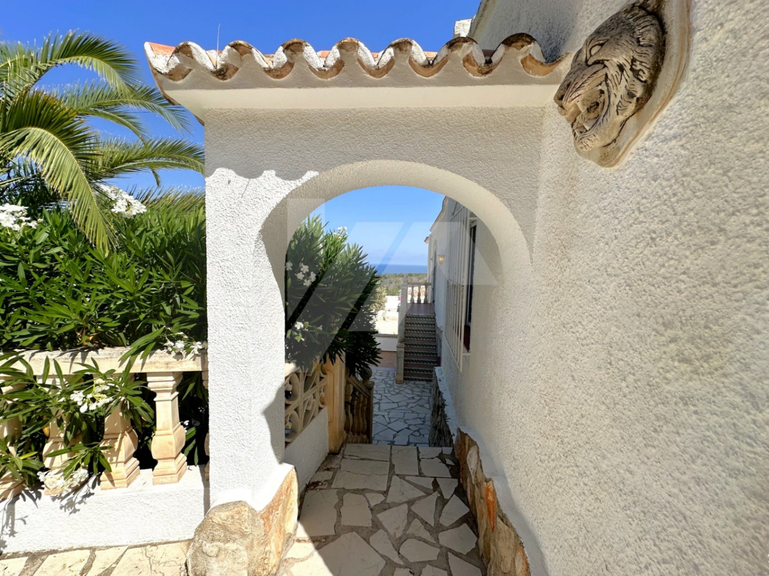 Villa en venta en Moraira con vistas espectaculares al mar.