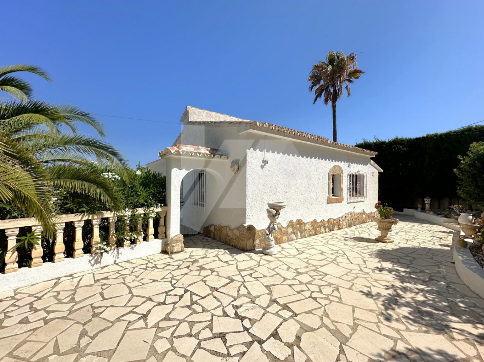 Villa en venta en Moraira con vistas espectaculares al mar.