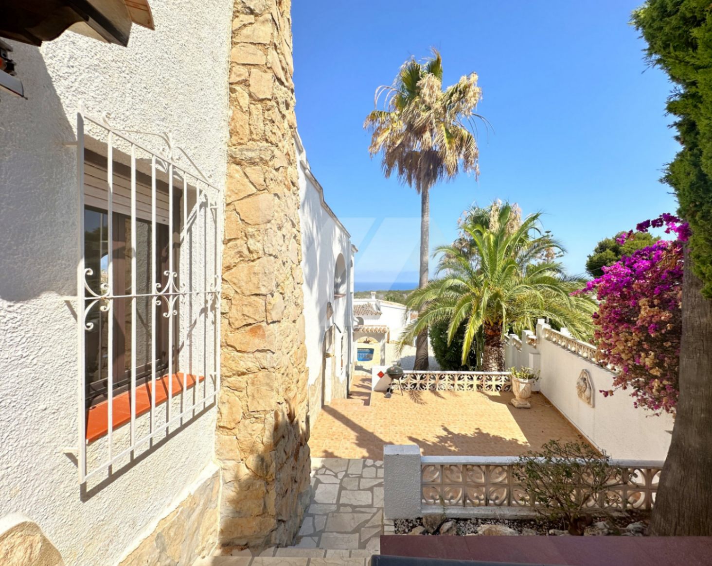 Villa en venta en Moraira con vistas espectaculares al mar.