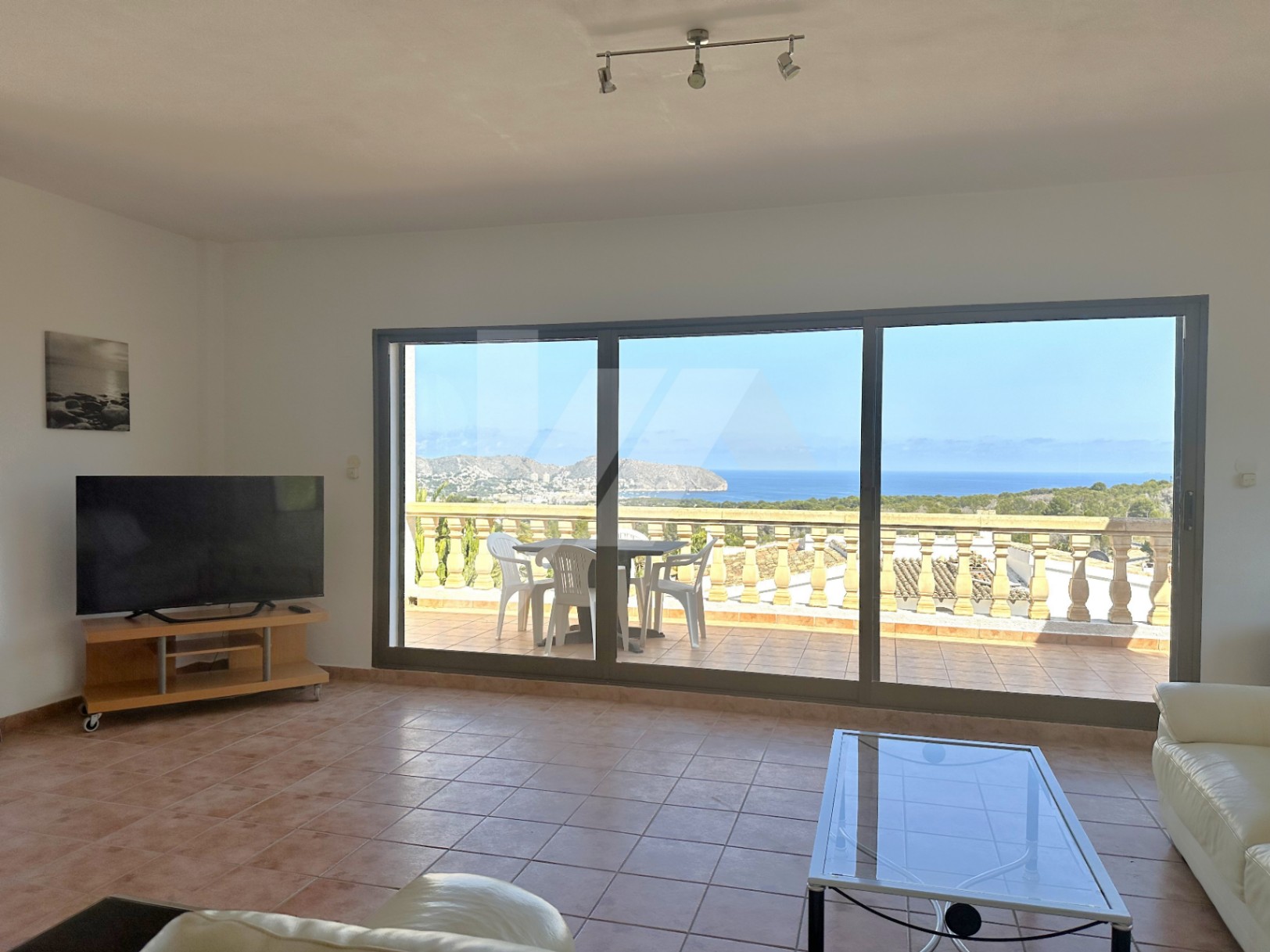 Villa en venta en Moraira con vistas espectaculares al mar.