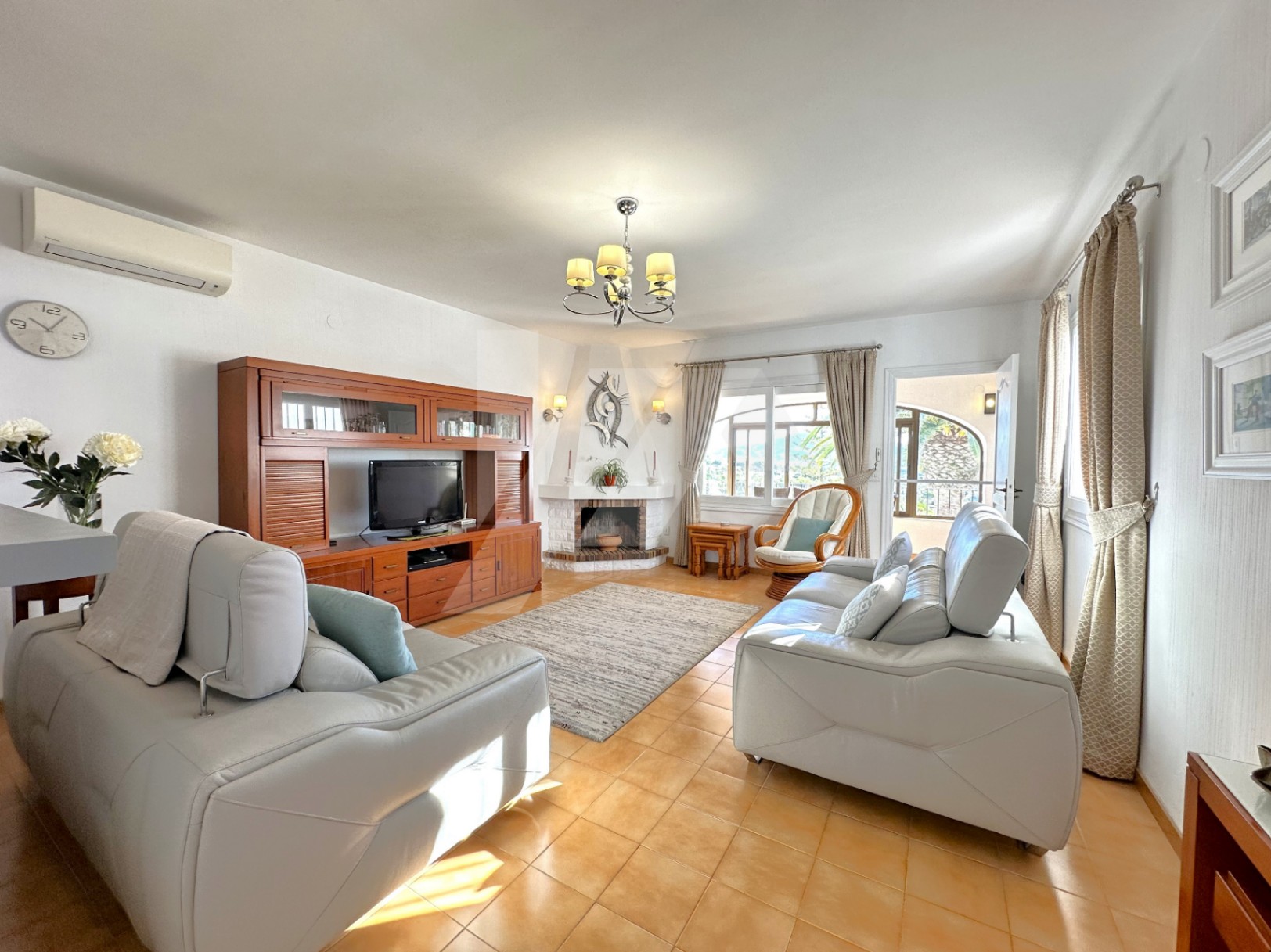 Bungalow con vistas al mar en venta en Moraira, Costa Blanca.