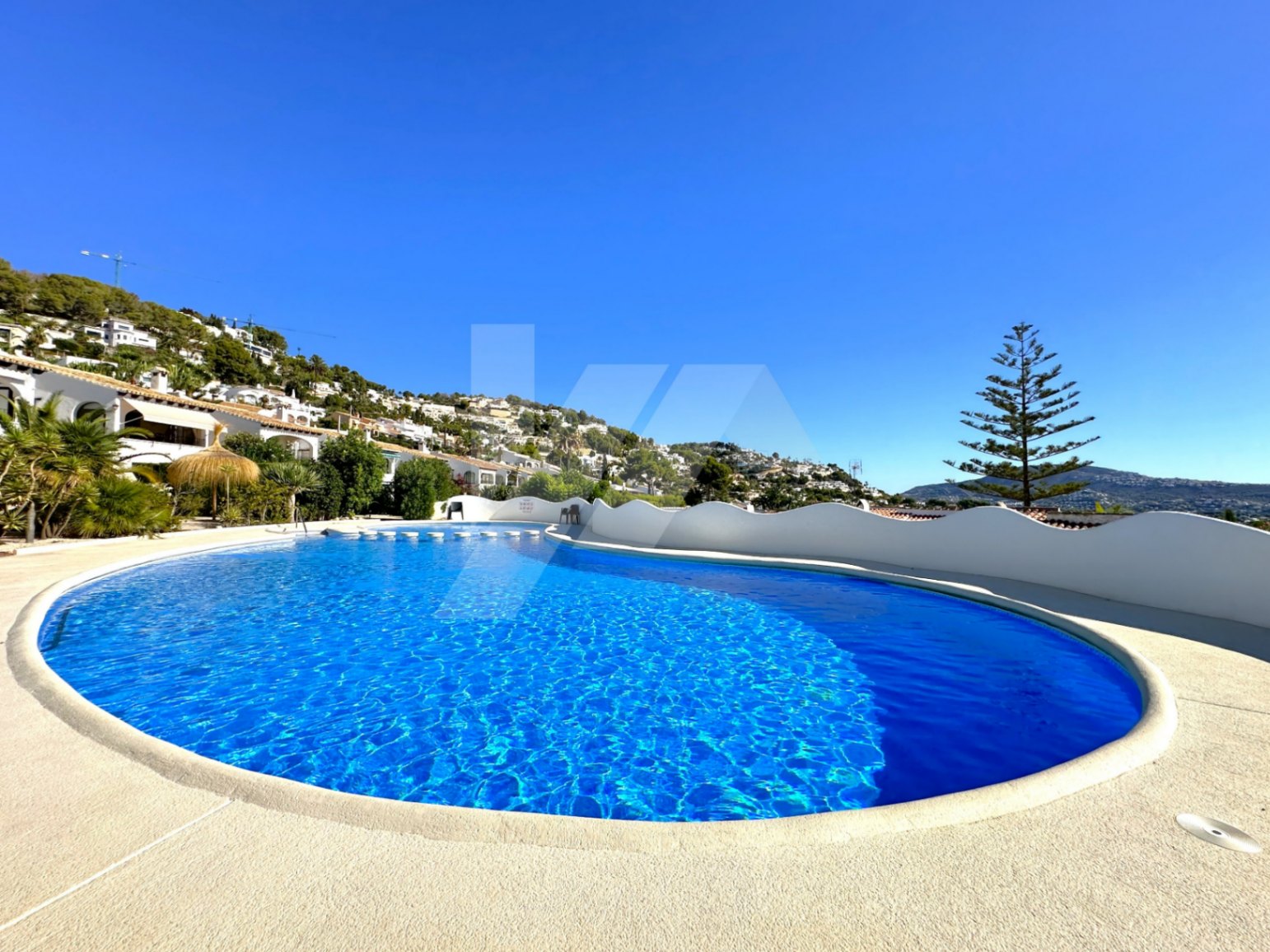 Bungalow con vistas al mar en venta en Moraira, Costa Blanca.