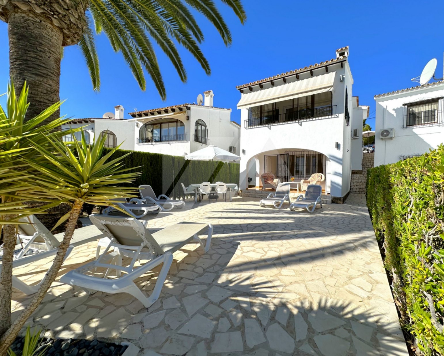 Bungalow con vistas al mar en venta en Moraira, Costa Blanca.