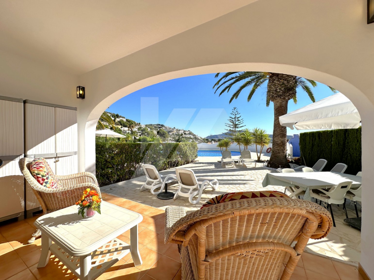 Bungalow con vistas al mar en venta en Moraira, Costa Blanca.