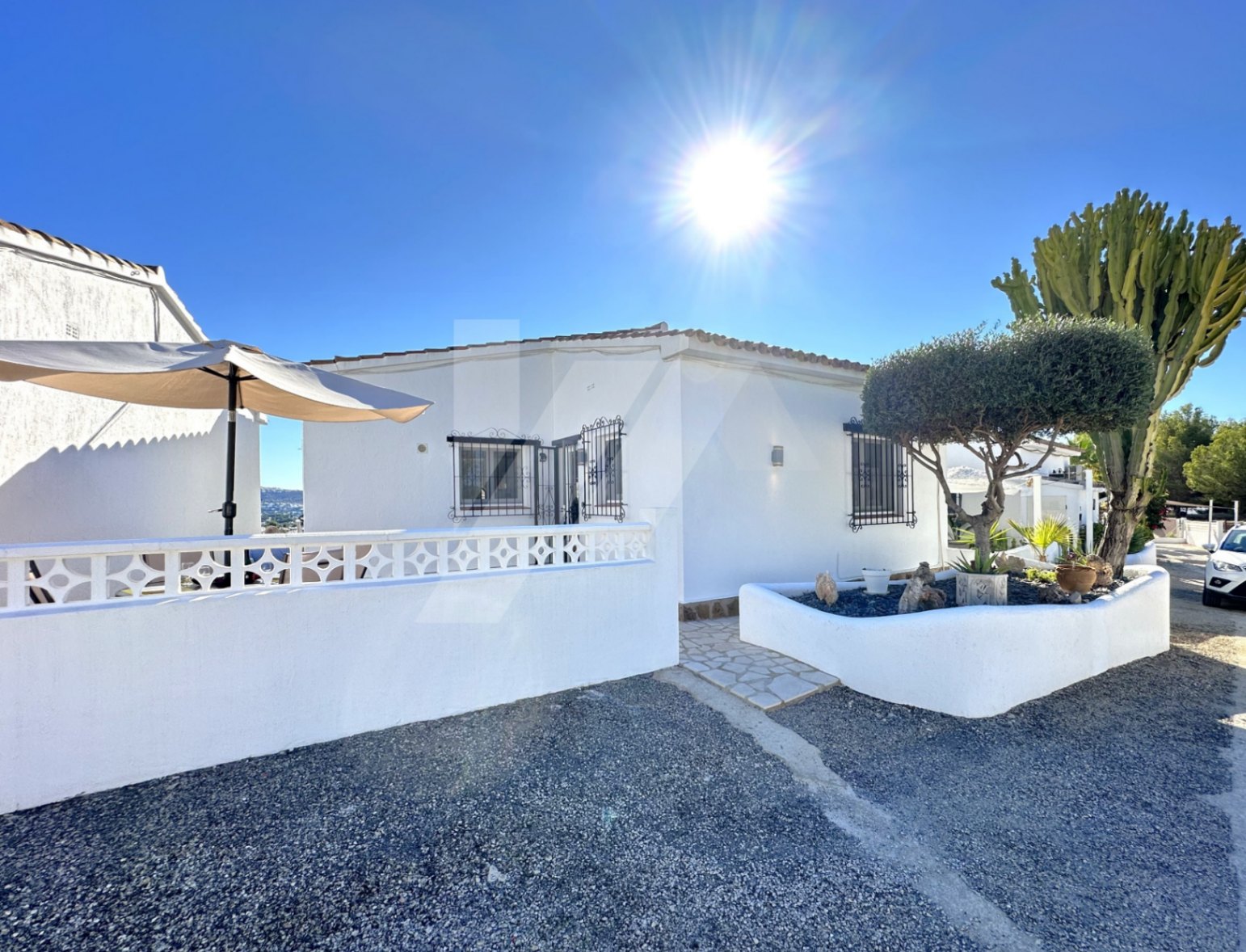Bungalow con vistas al mar en venta en Moraira, Costa Blanca.