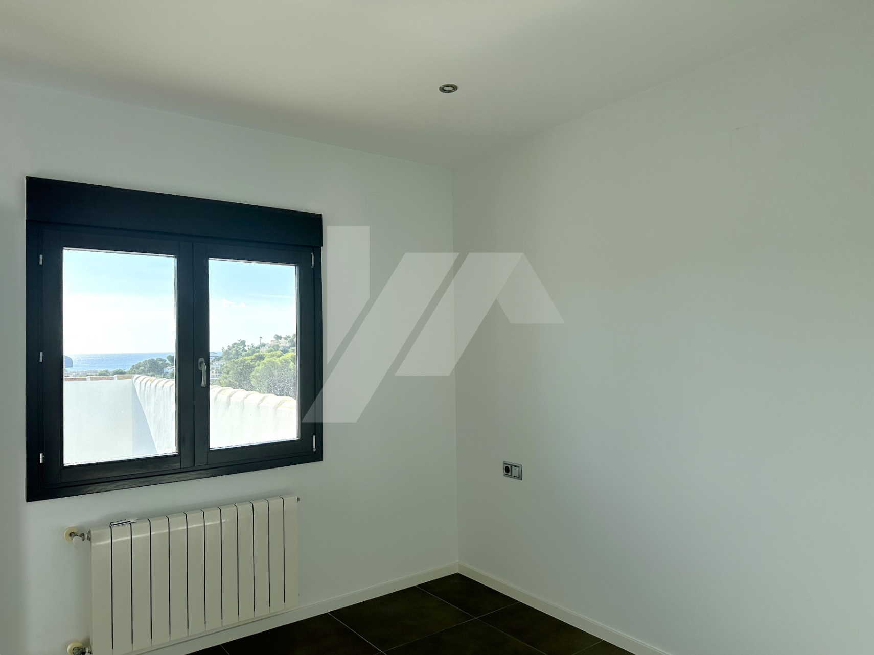 Villa de estilo mediterránea con vistas al mar en venta en Moraira, Costa Blanca.