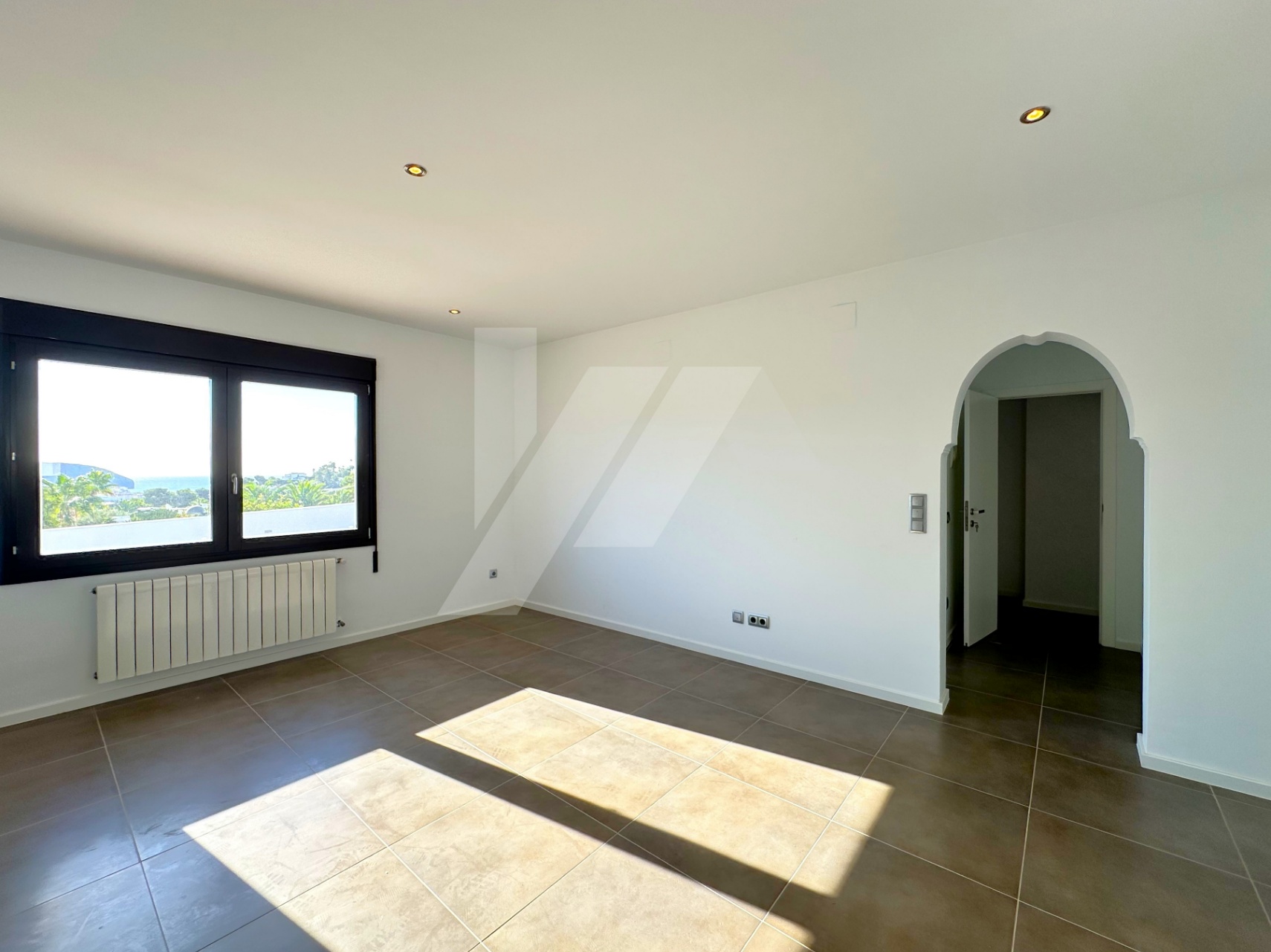 Villa de estilo mediterránea con vistas al mar en venta en Moraira, Costa Blanca.