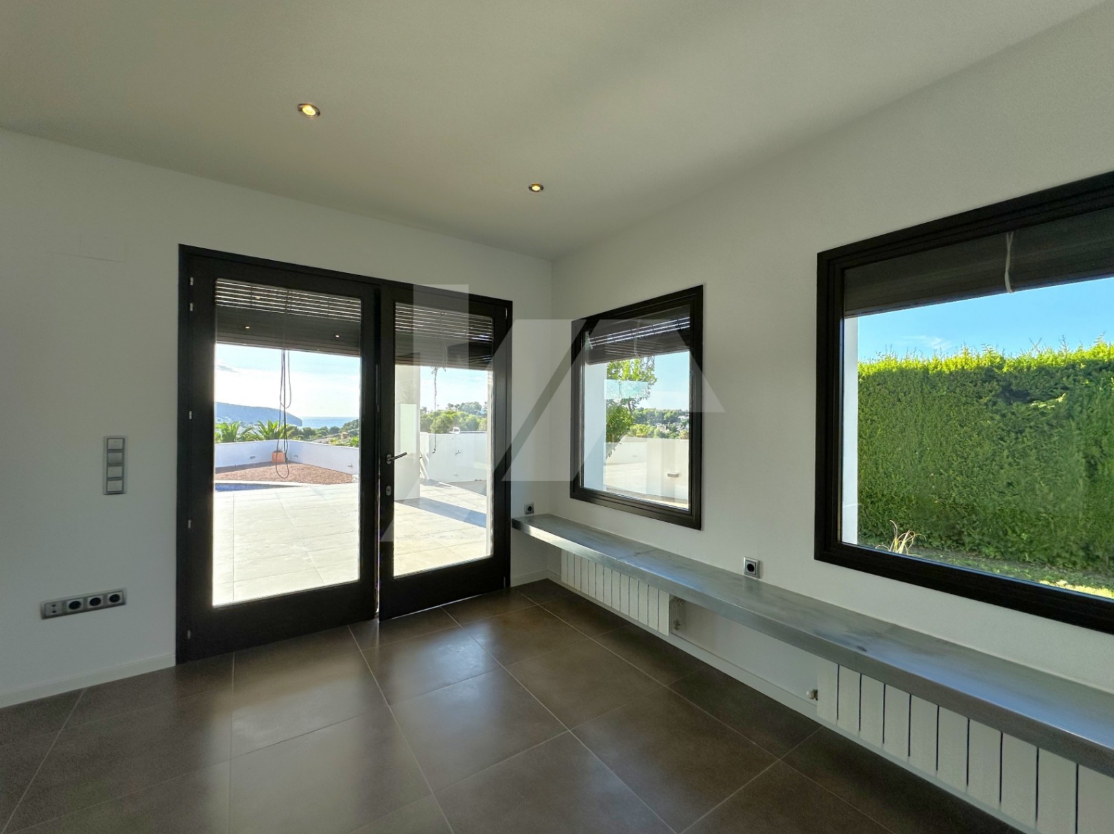 Villa de estilo mediterránea con vistas al mar en venta en Moraira, Costa Blanca.