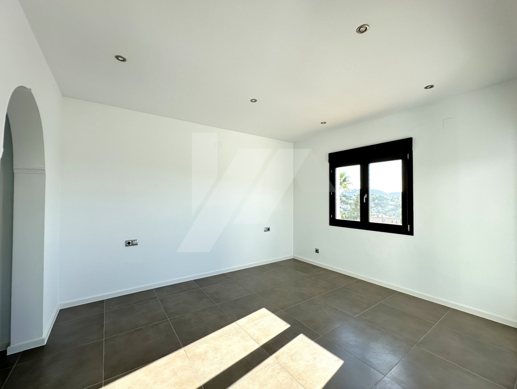 Villa de estilo mediterránea con vistas al mar en venta en Moraira, Costa Blanca.