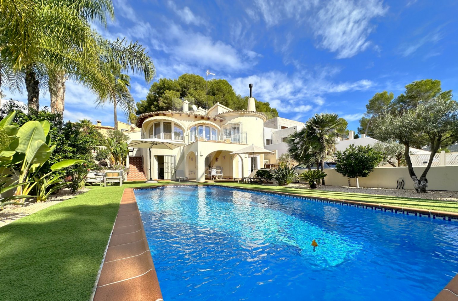 Villa en exclusiva en venta en Moraira, costa blanca. 