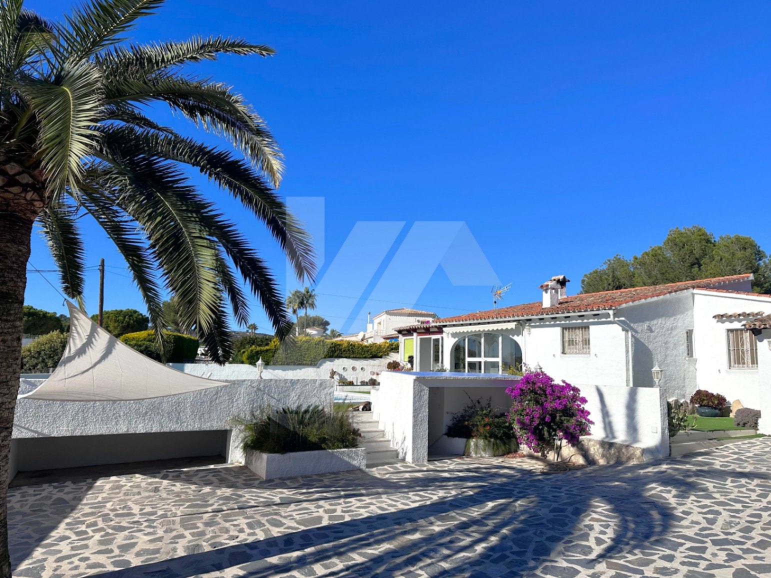 Villa con vistas al mar en venta en Moraira, costa blanca.