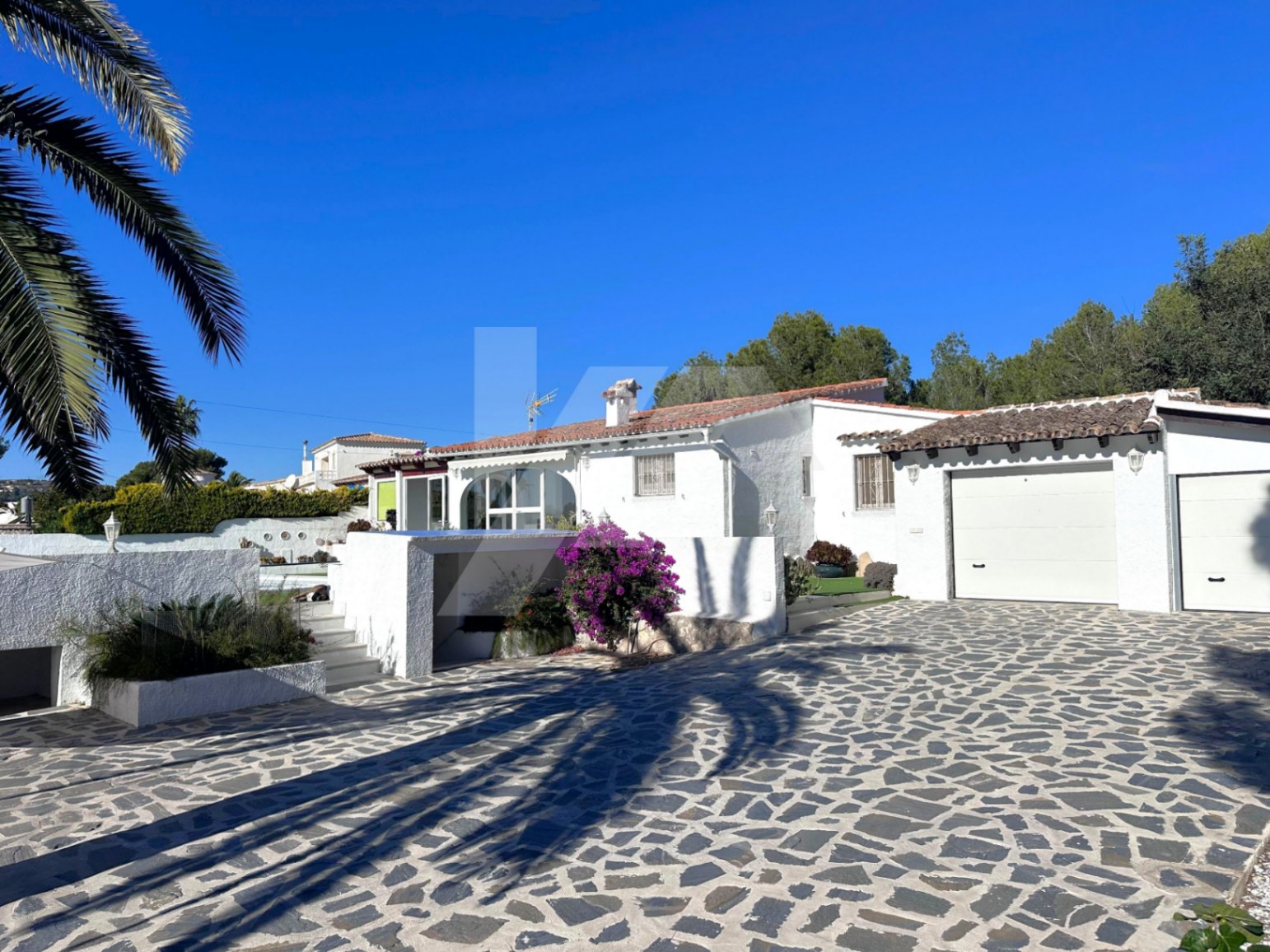 Villa con vistas al mar en venta en Moraira, costa blanca.