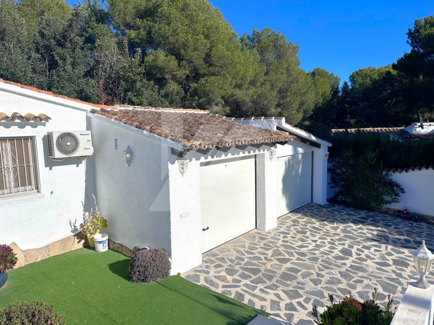 Villa con vistas al mar en venta en Moraira, costa blanca.
