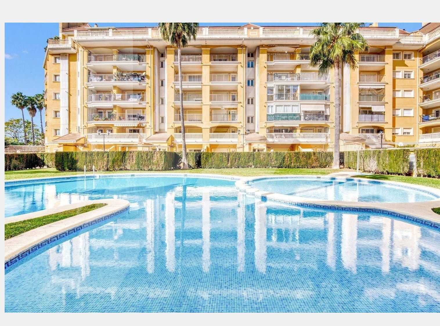 Ático con piscina en venta en Denia, Costa Blanca.