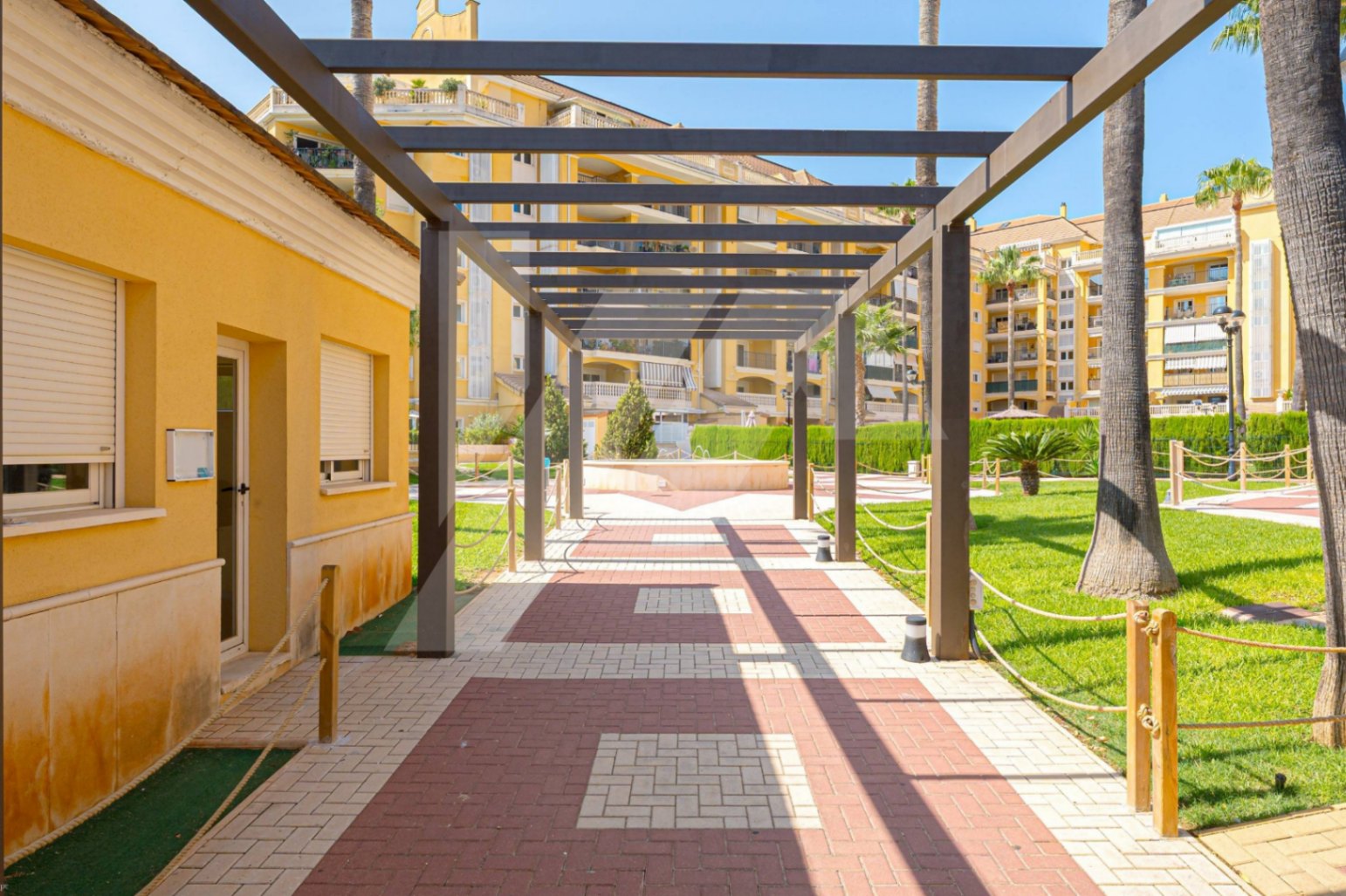 Ático con piscina en venta en Denia, Costa Blanca.