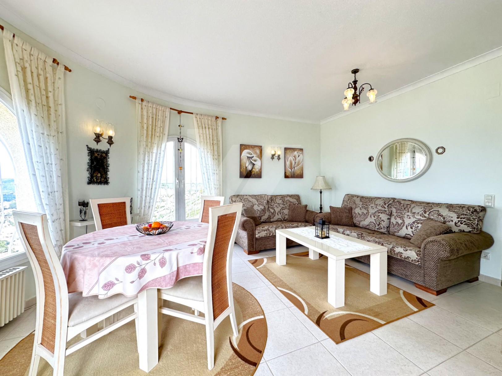 Villa con vistas panorámicas al mar en venta en Benitachell, Costa Blanca.
