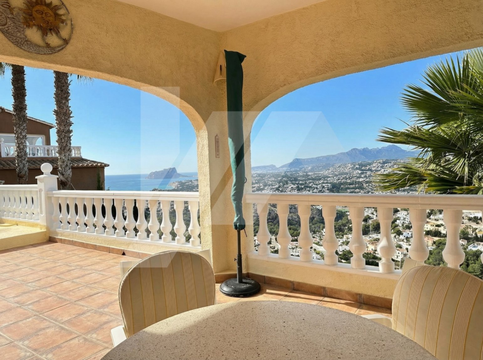 Villa con vistas panorámicas al mar en venta en Benitachell, Costa Blanca.