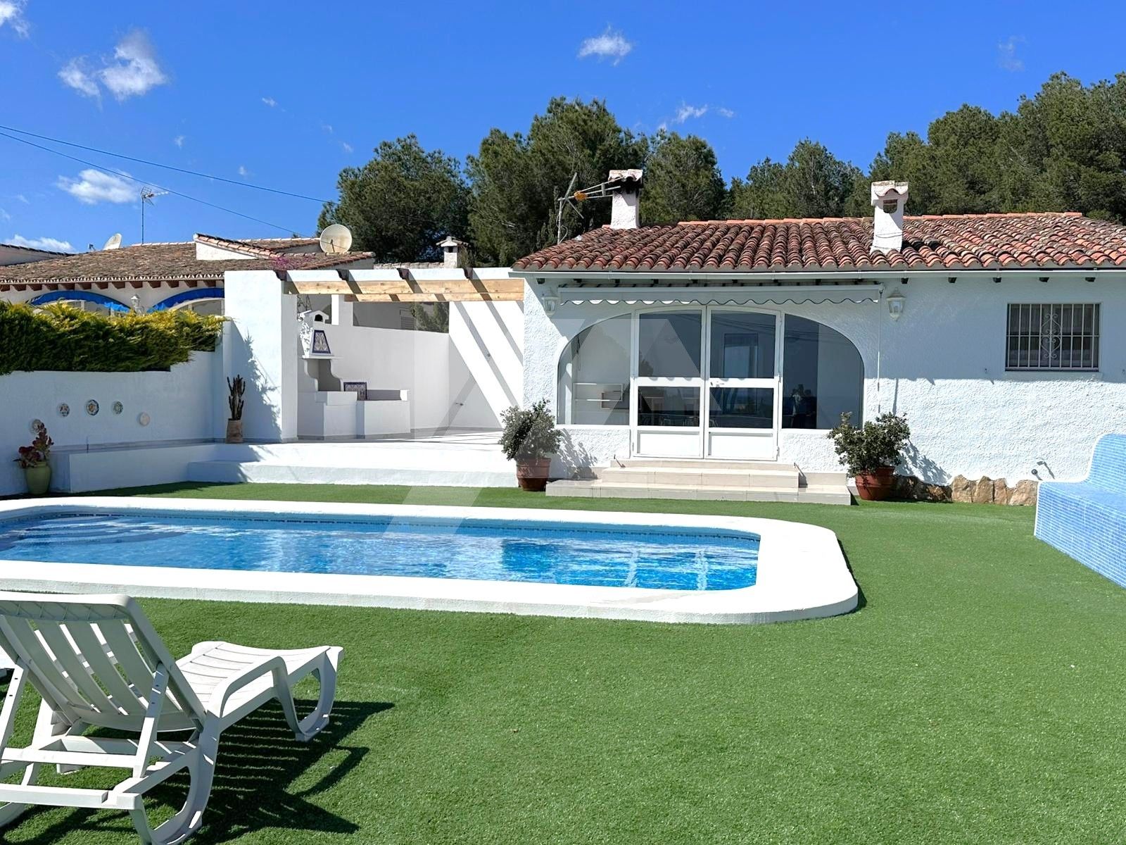 Villa con vistas al mar en venta en Moraira, costa blanca.