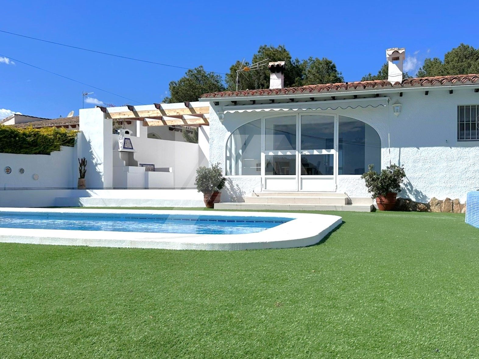 Villa con vistas al mar en venta en Moraira, costa blanca.