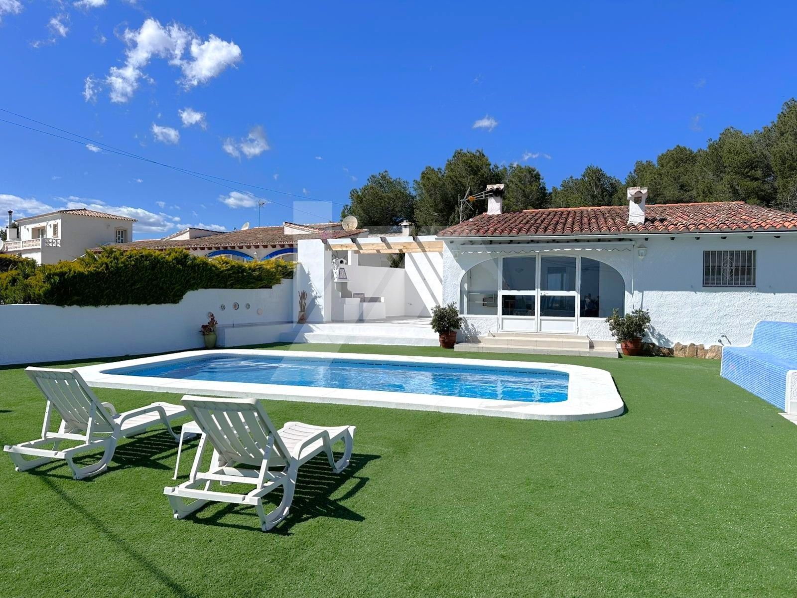 Villa con vistas al mar en venta en Moraira, costa blanca.