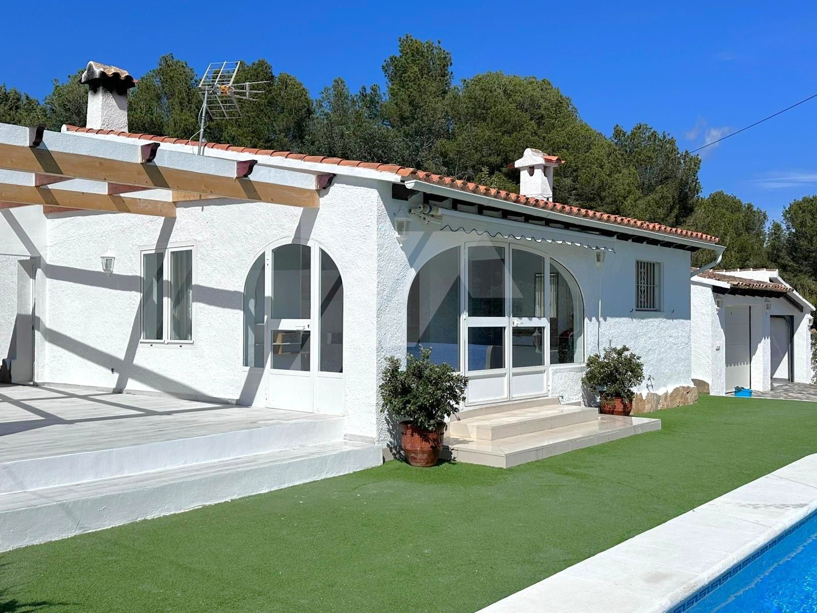Villa con vistas al mar en venta en Moraira, costa blanca.