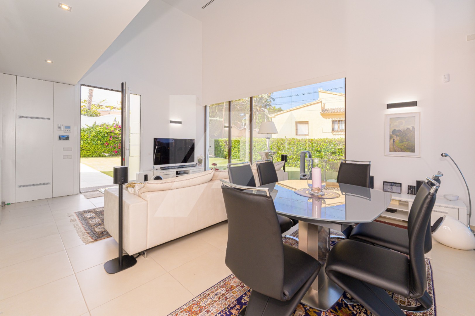Villa moderna en venta en Moraira con vistas al mar, Costa Blanca.