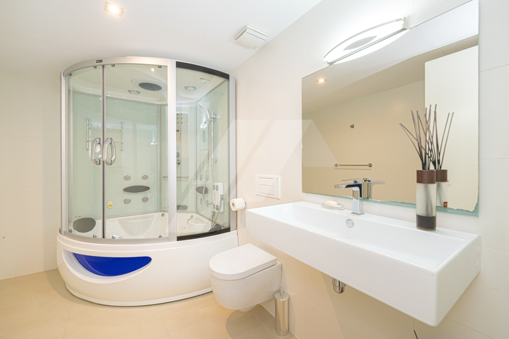 Villa moderna en venta en Moraira con vistas al mar, Costa Blanca.