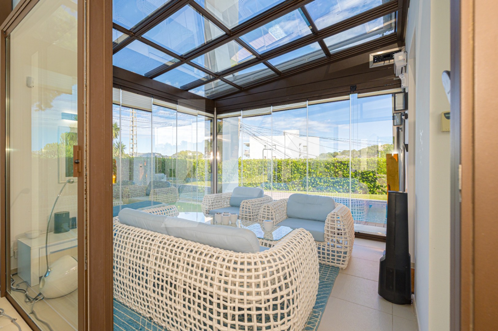 Villa moderna en venta en Moraira con vistas al mar, Costa Blanca.