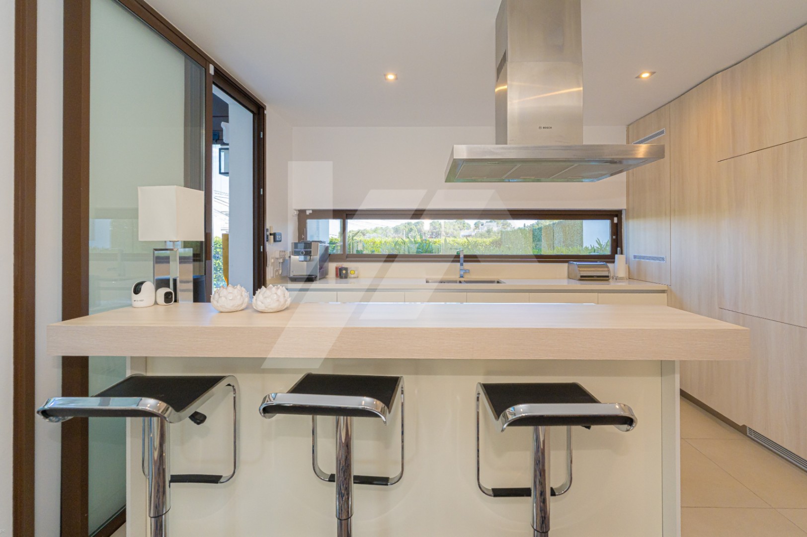 Villa moderna en venta en Moraira con vistas al mar, Costa Blanca.