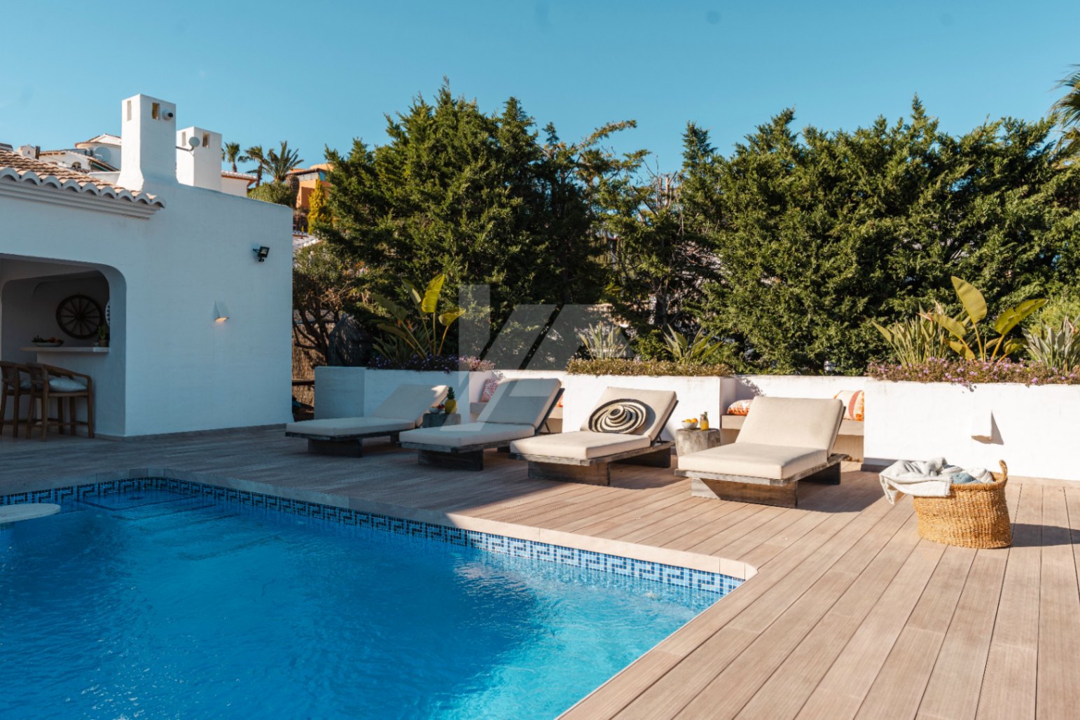 Villa de estilo Ibicenco en venta en Moraira, Costa Blanca.