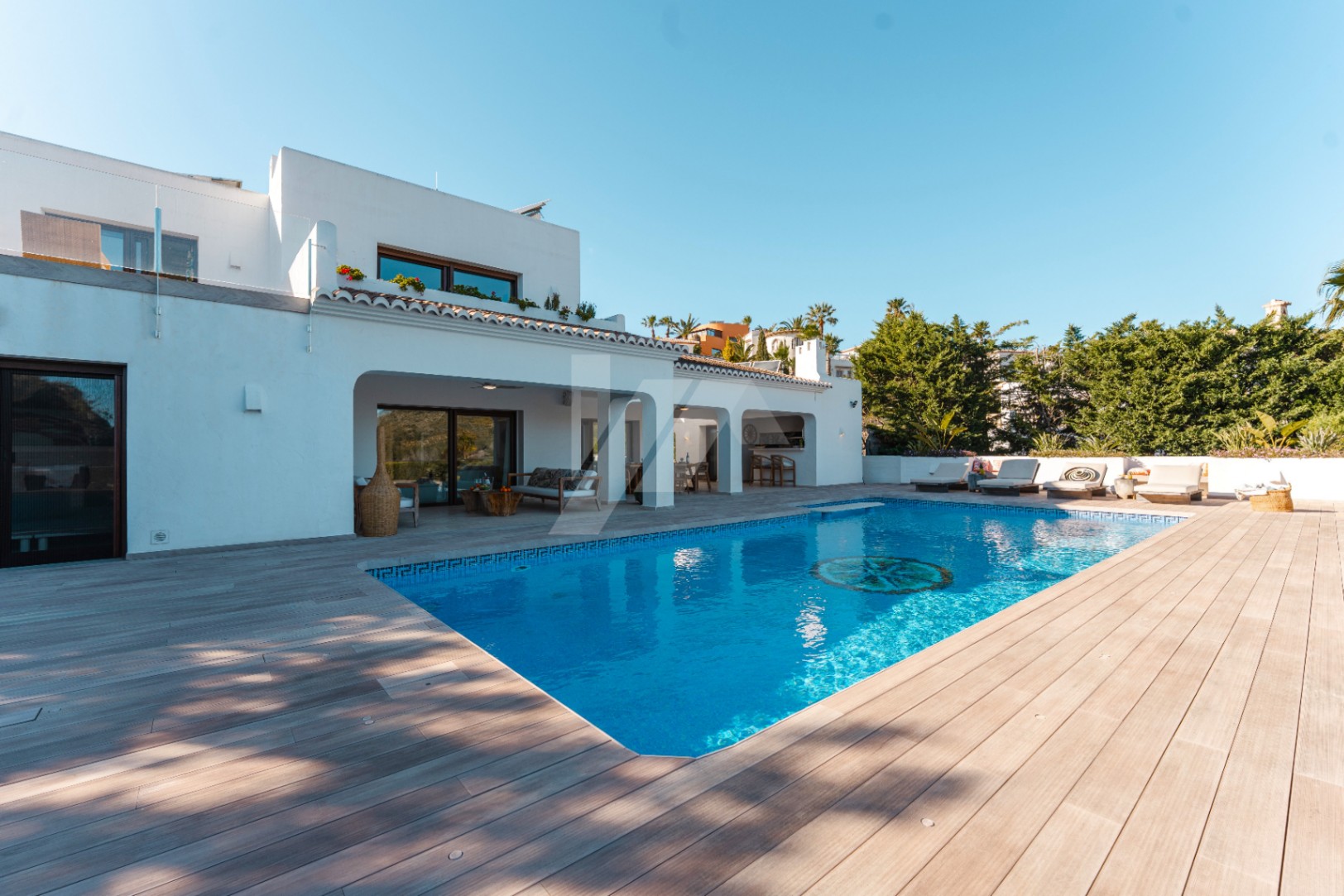 Villa de estilo Ibicenco en venta en Moraira, Costa Blanca.