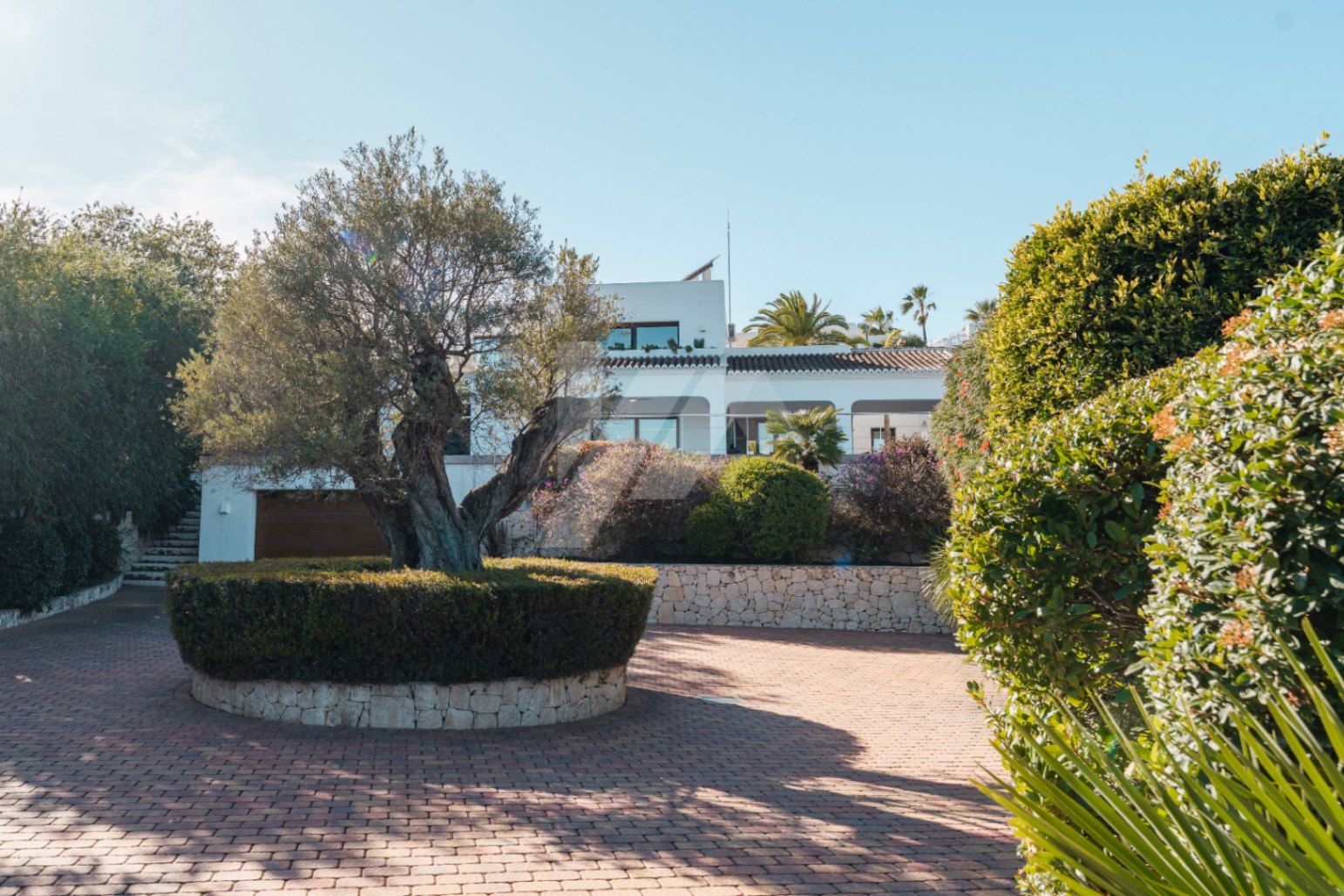 Villa de estilo Ibicenco en venta en Moraira, Costa Blanca.