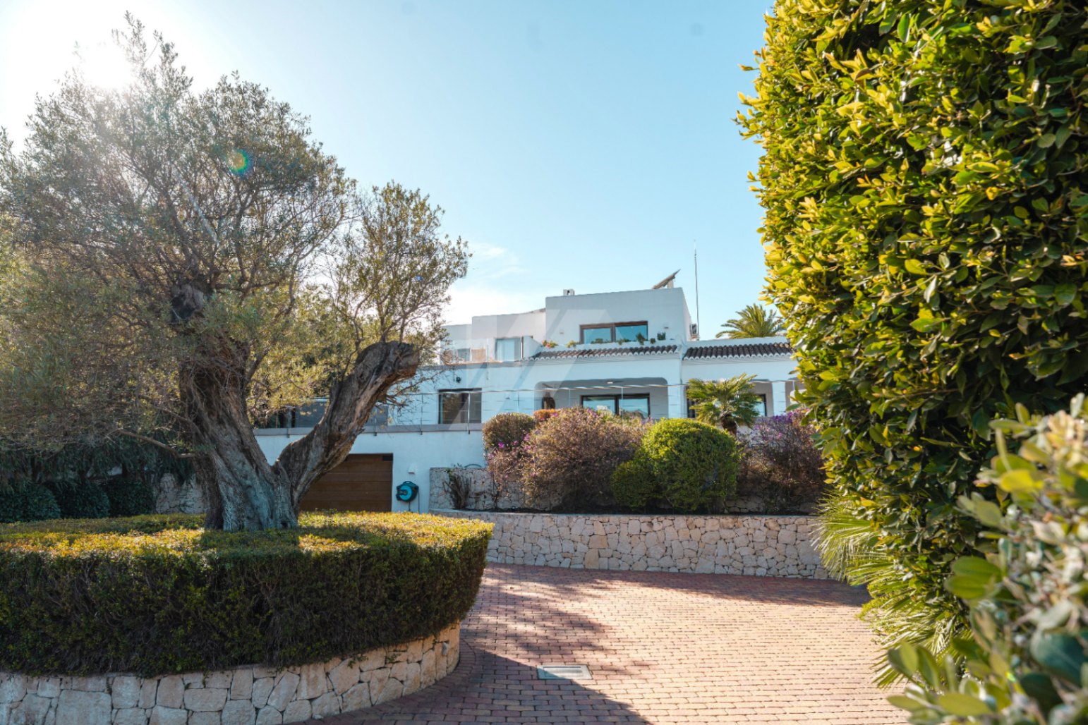 Villa de estilo Ibicenco en venta en Moraira, Costa Blanca.