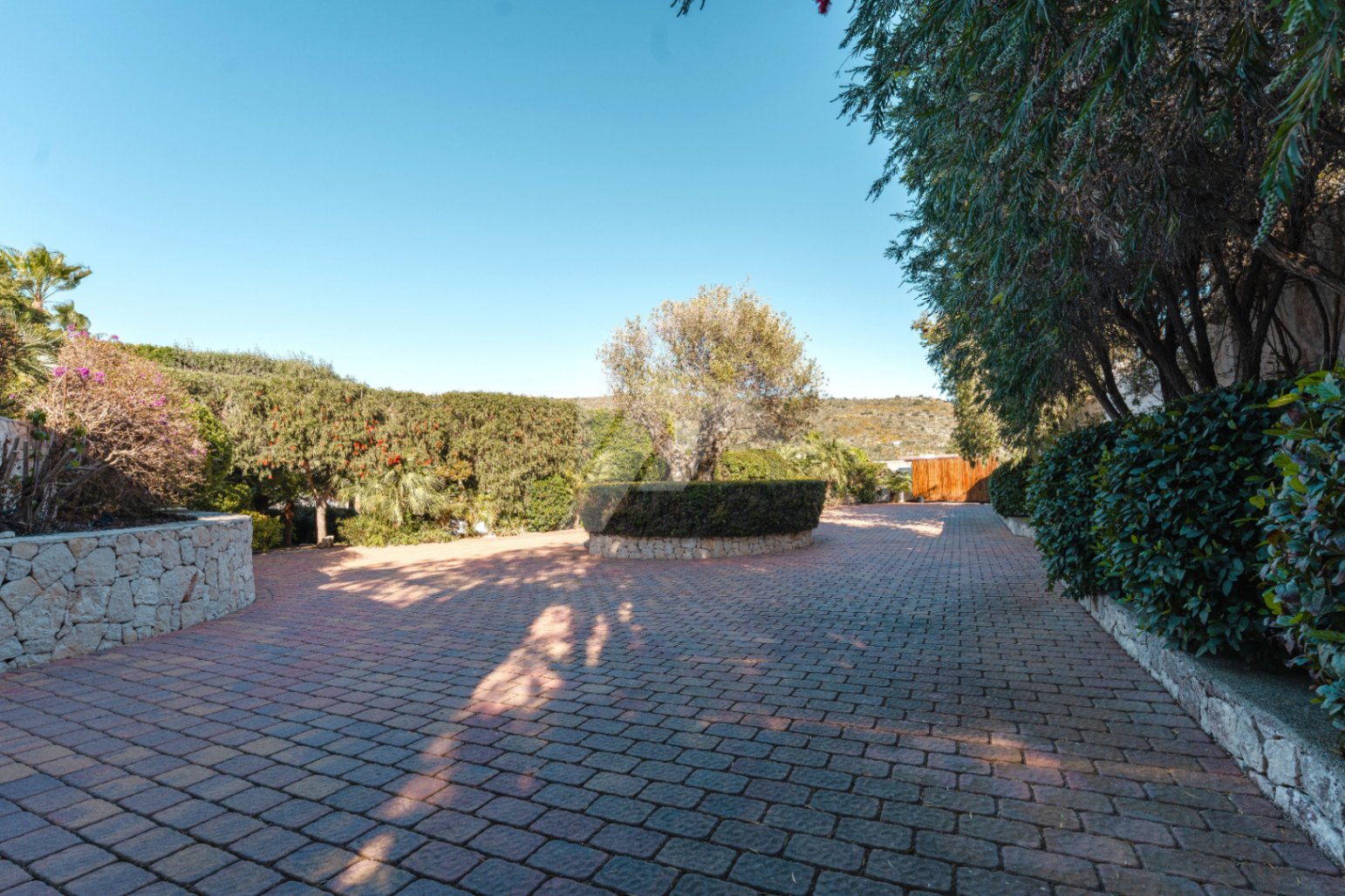 Villa de estilo Ibicenco en venta en Moraira, Costa Blanca.