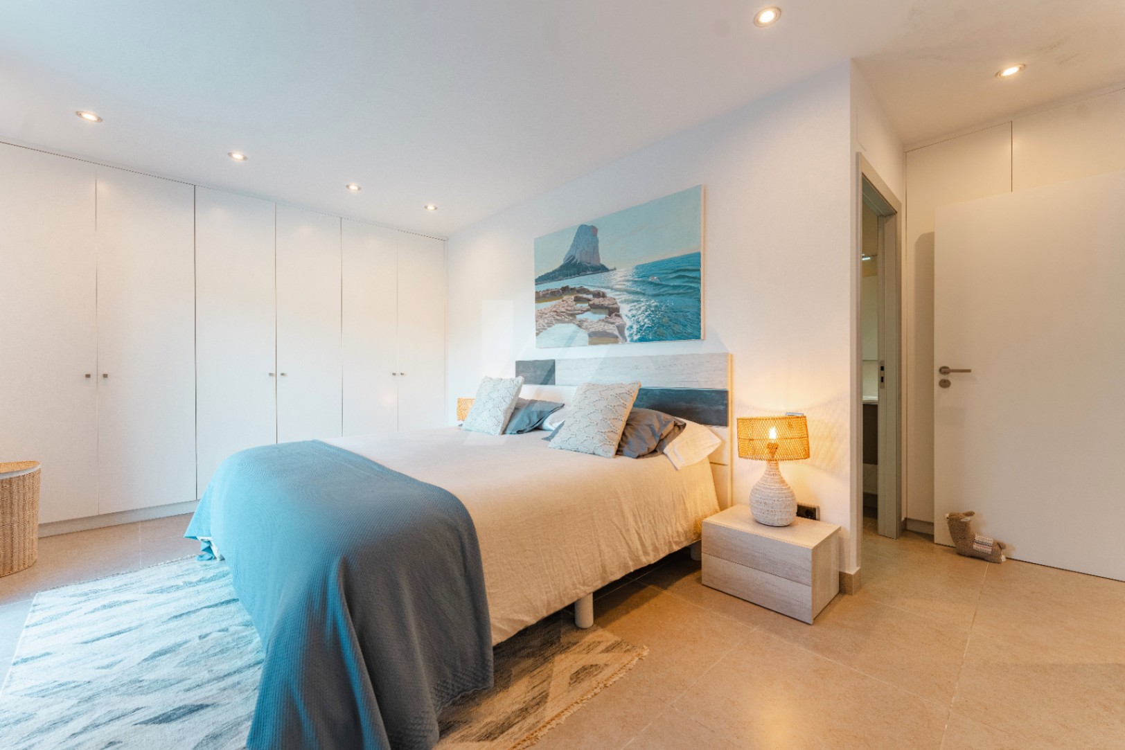 Villa de estilo Ibicenco en venta en Moraira, Costa Blanca.