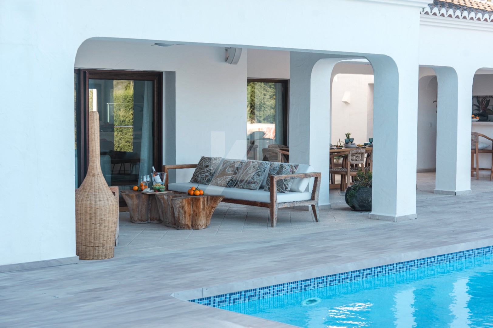 Villa de estilo Ibicenco en venta en Moraira, Costa Blanca.
