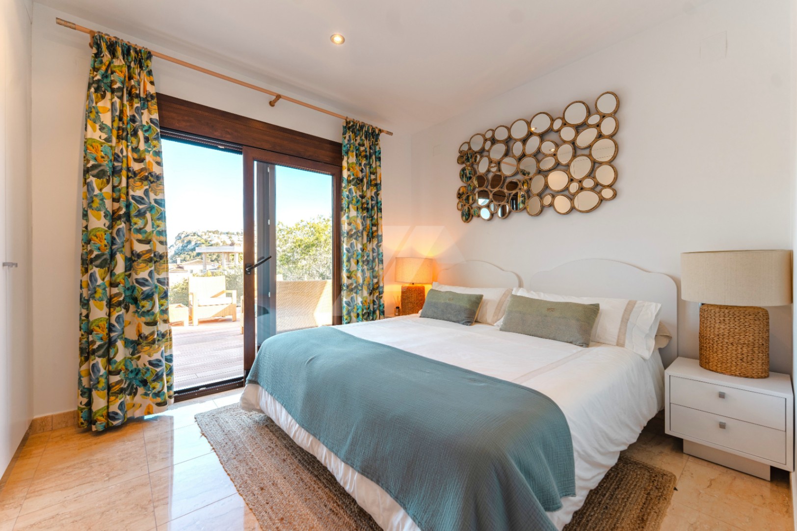 Villa de estilo Ibicenco en venta en Moraira, Costa Blanca.