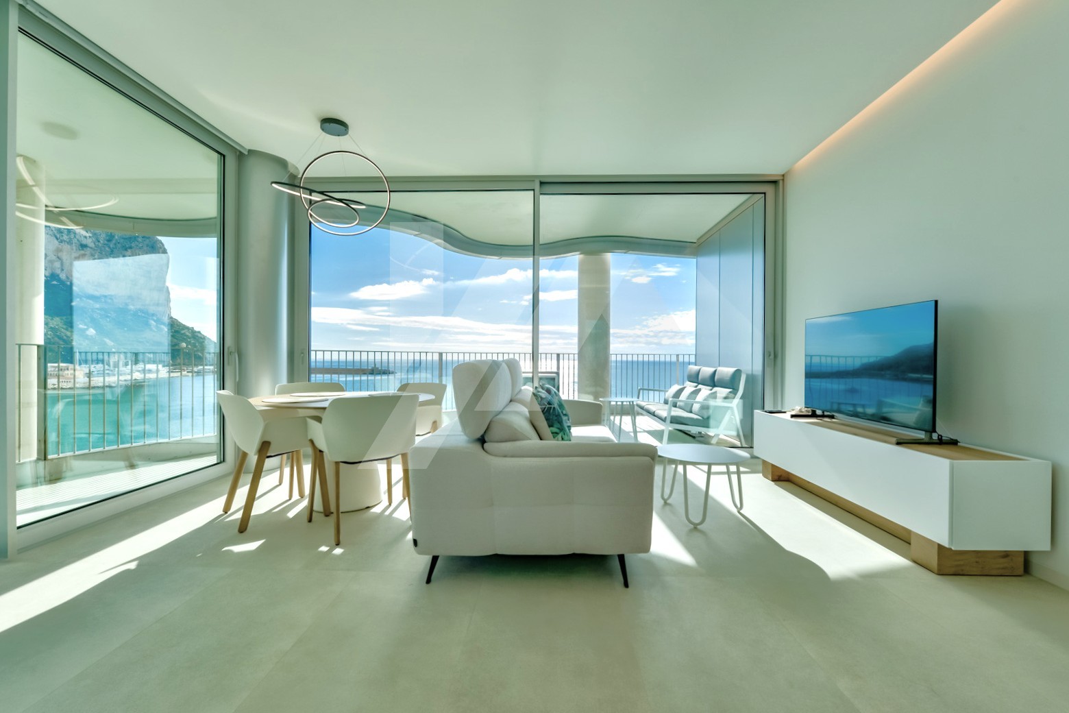 Exclusivo apartamento en venta primera línea de Calpe, Costa Blanca.