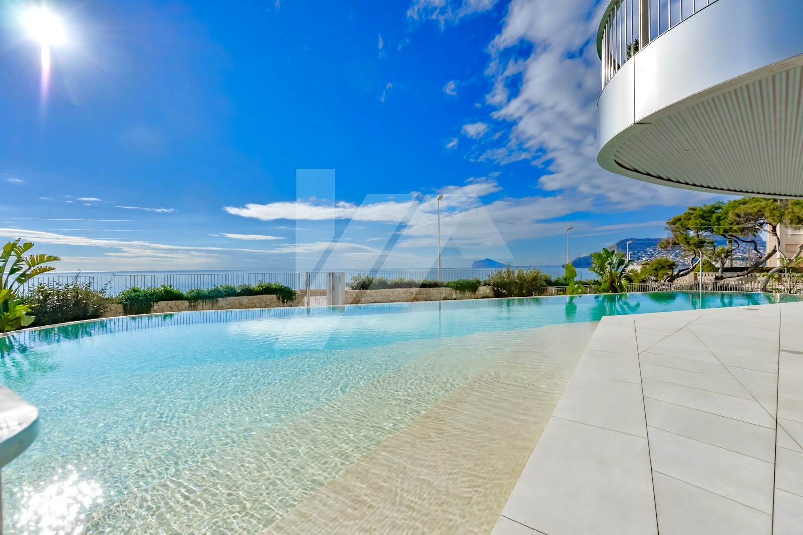 Exclusivo apartamento en venta primera línea de Calpe, Costa Blanca.