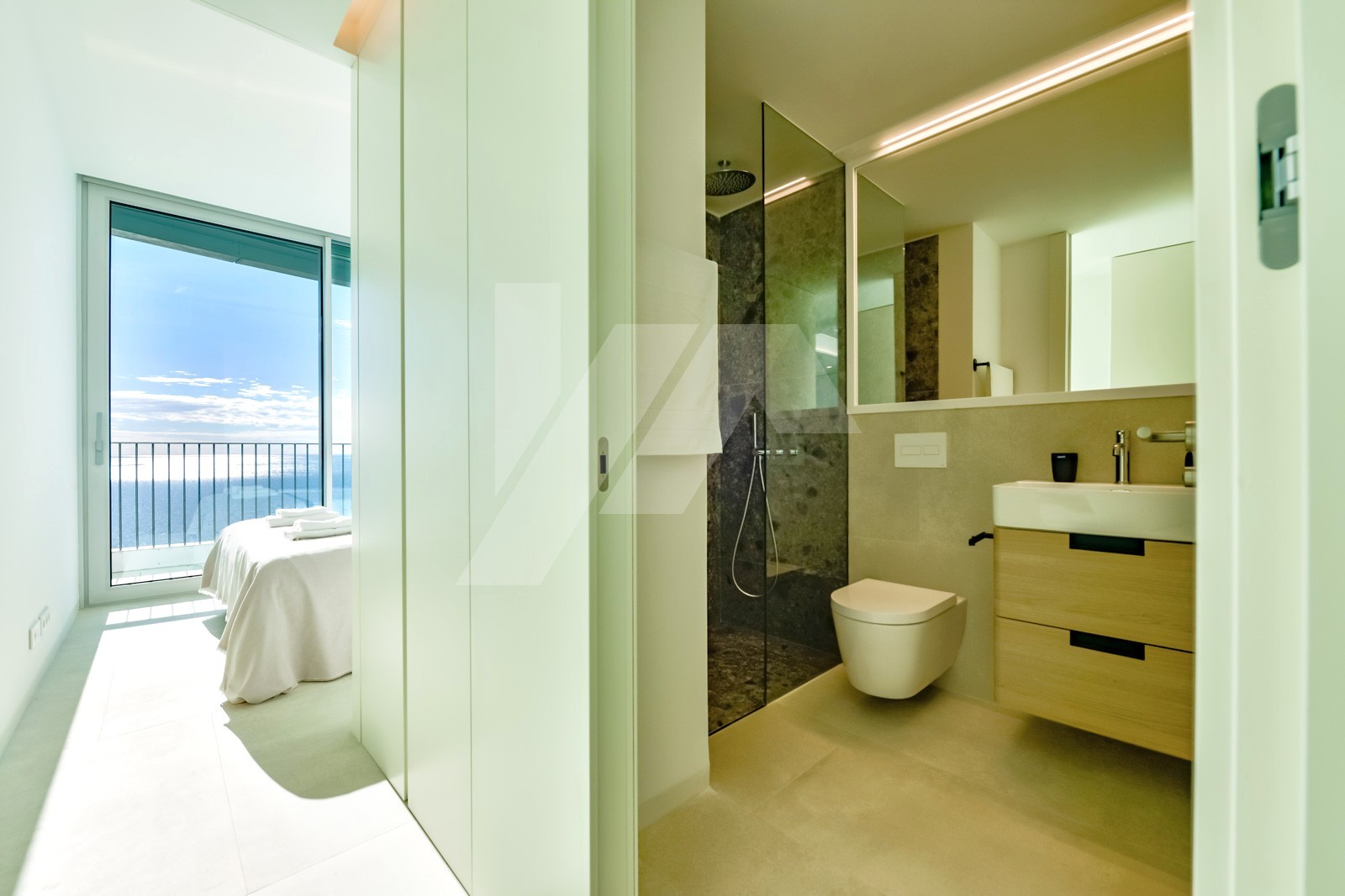 Exclusivo apartamento en venta primera línea de Calpe, Costa Blanca.