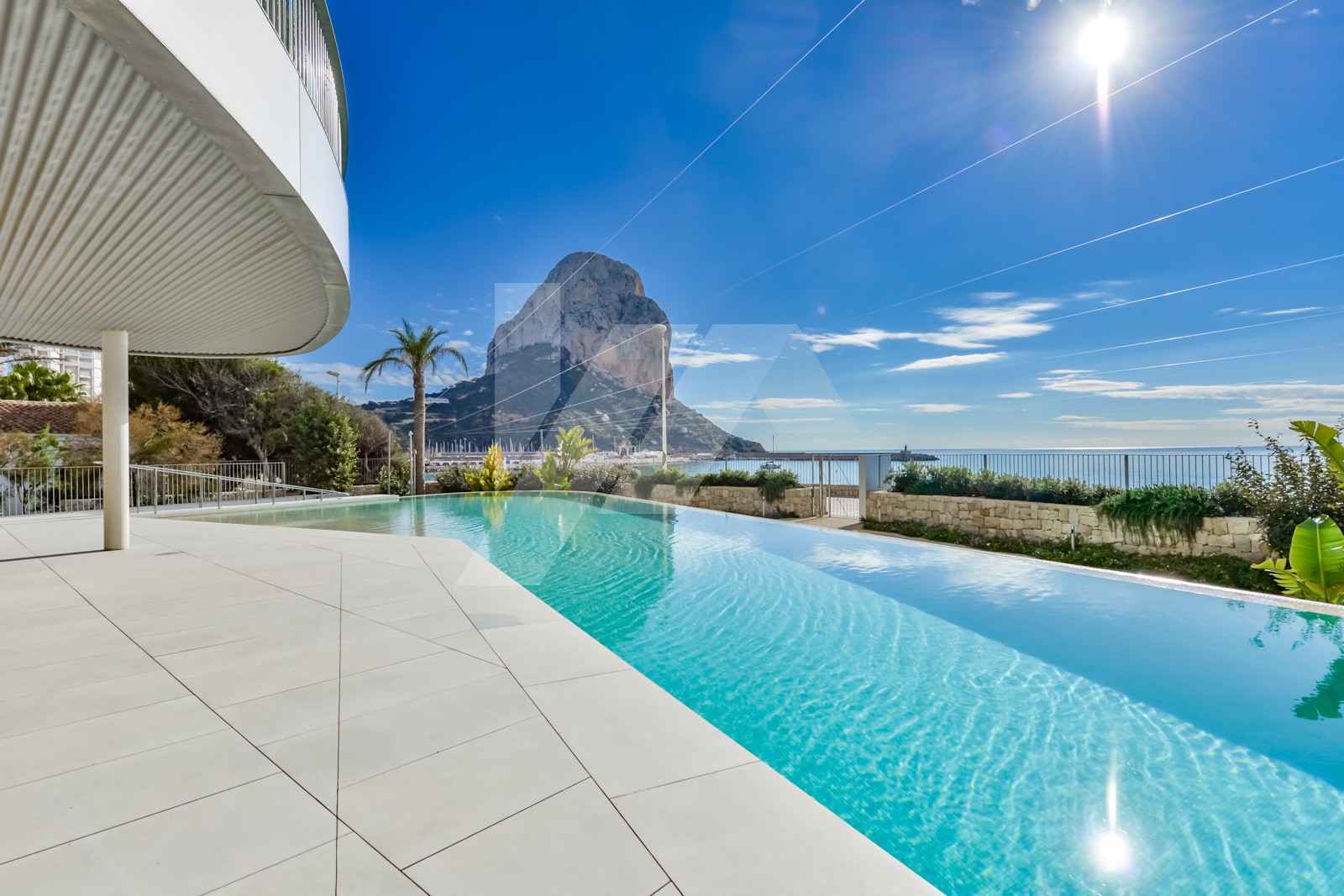 Exclusivo apartamento en venta primera línea de Calpe, Costa Blanca.