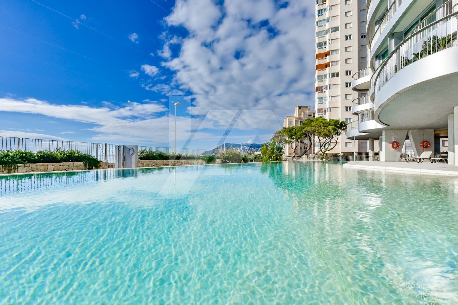 Exclusivo apartamento en venta primera línea de Calpe, Costa Blanca.
