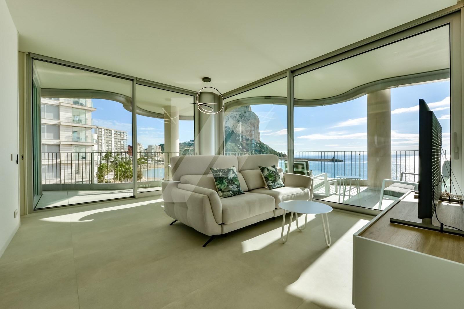 Exclusivo apartamento en venta primera línea de Calpe, Costa Blanca.