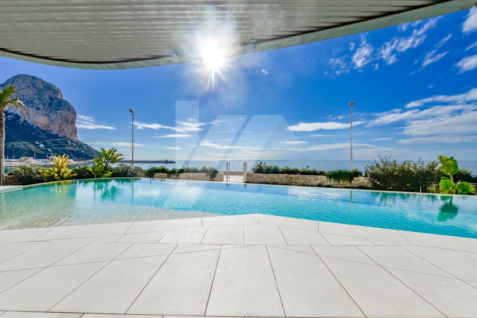 Exclusivo apartamento en venta primera línea de Calpe, Costa Blanca.