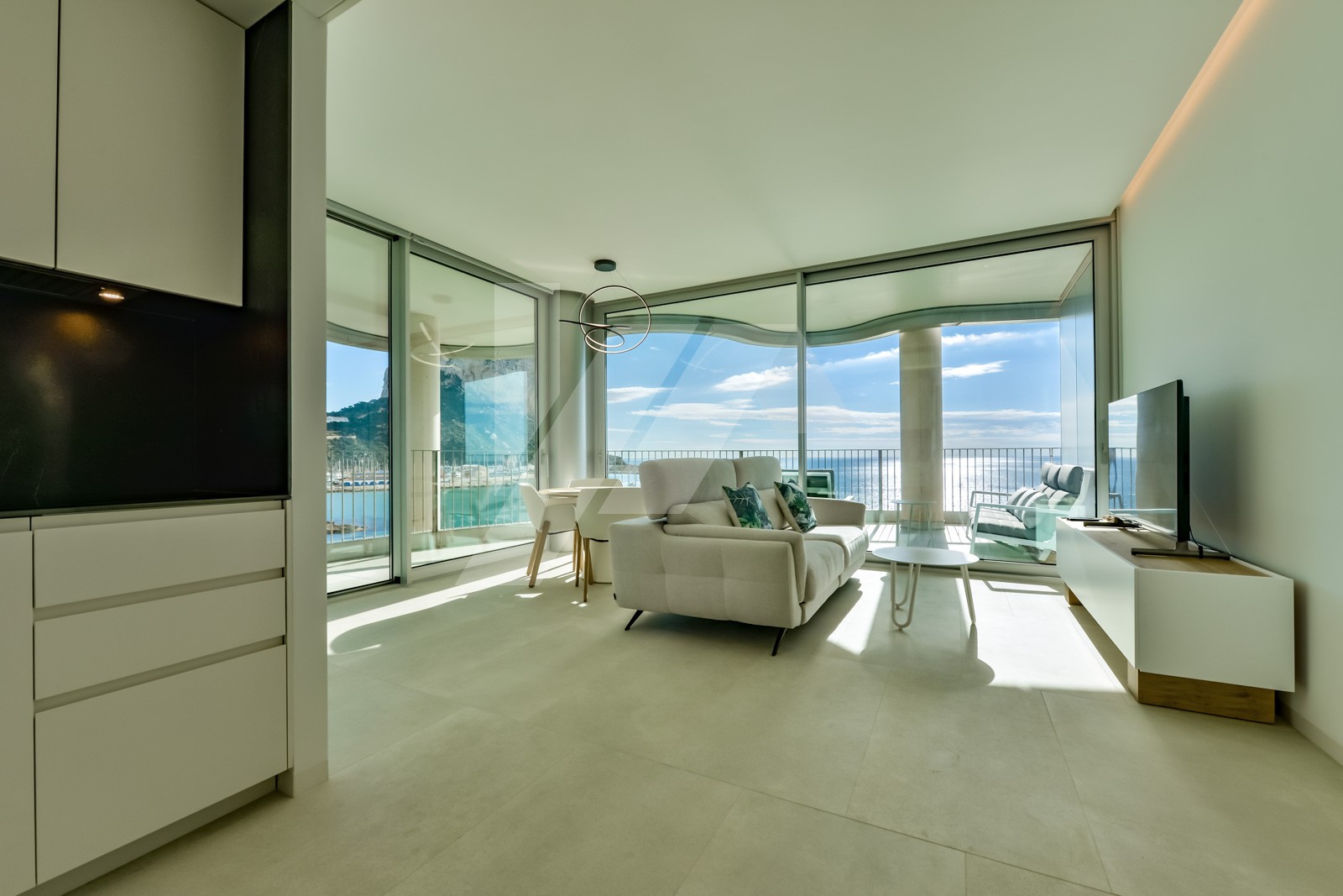 Exclusivo apartamento en venta primera línea de Calpe, Costa Blanca.