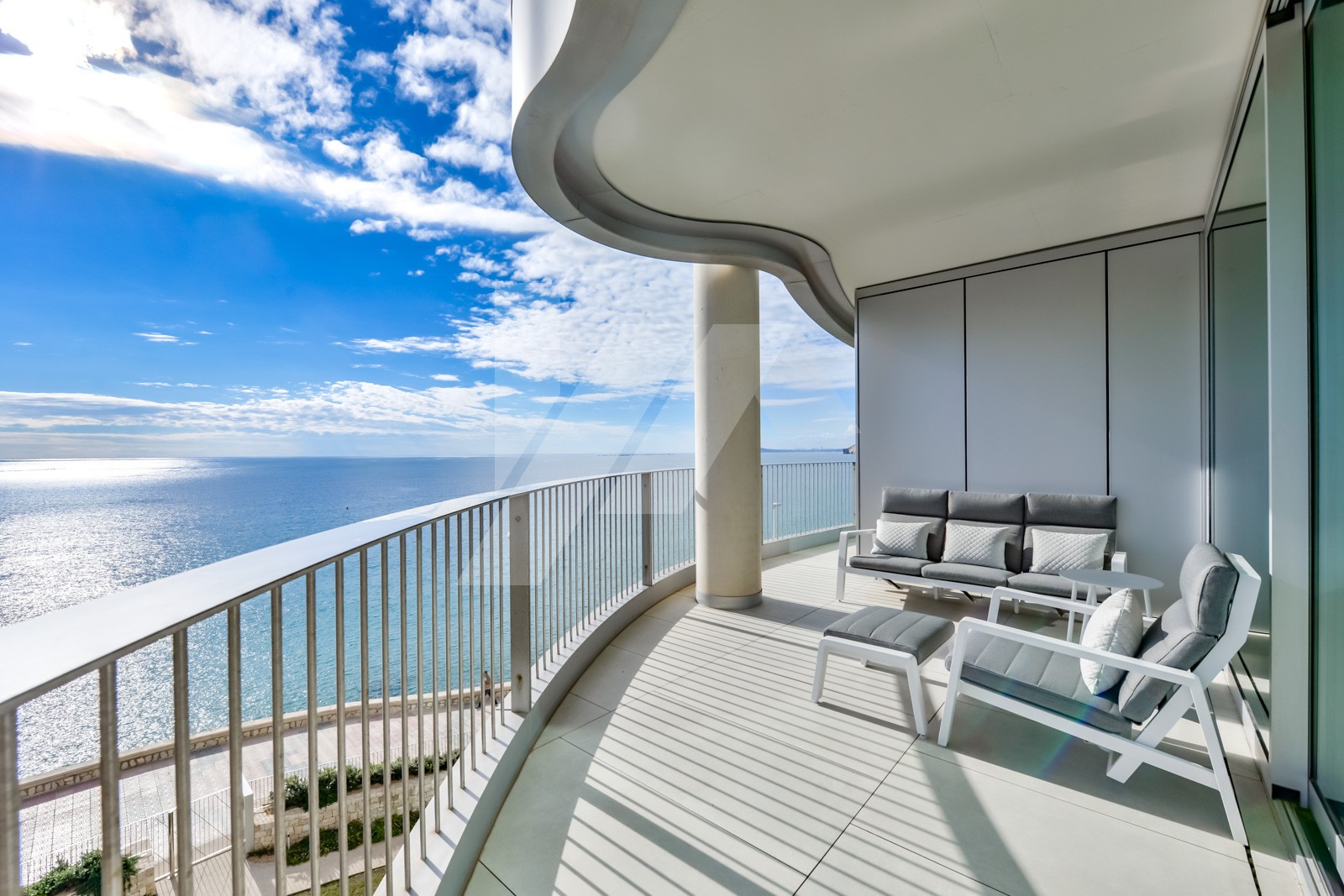Exclusivo apartamento en venta primera línea de Calpe, Costa Blanca.