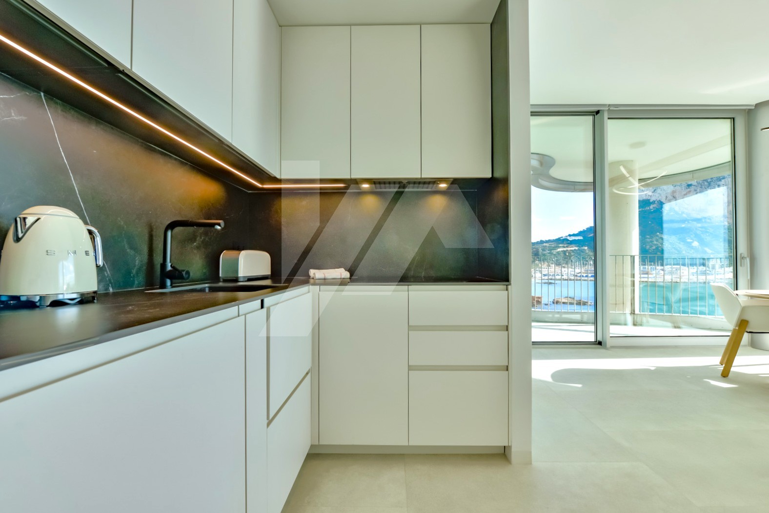 Exclusivo apartamento en venta primera línea de Calpe, Costa Blanca.