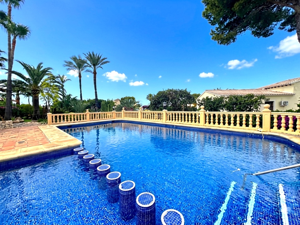 Bungalow en venta en Moraira, Costa Blanca.